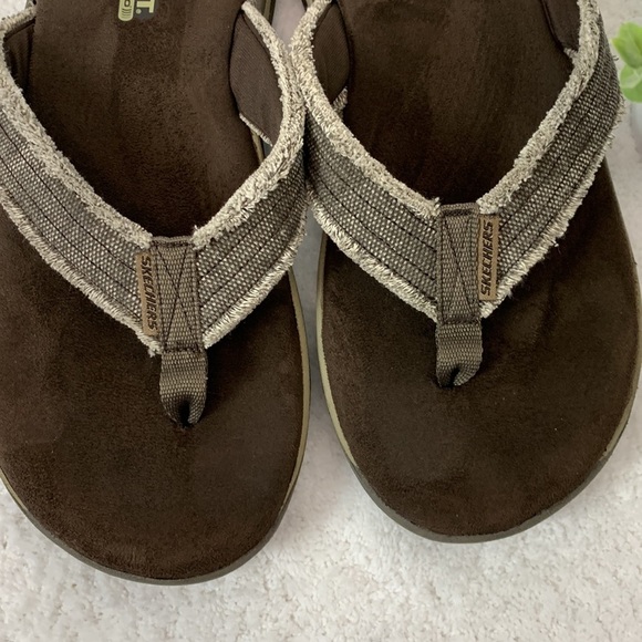 Skechers RelaxedFIT memory foam 360 men’s brown flip-flops, measured size 11 - Picture 4 of 9